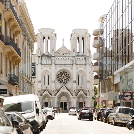 Notre Dame - Self Check-in Hotel