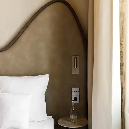 Notre Dame - Self Check-in Hotell