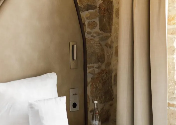 Hotel Notre Dame - Self Check-in