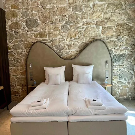 Notre Dame Renovated 2025 Aparthotel *