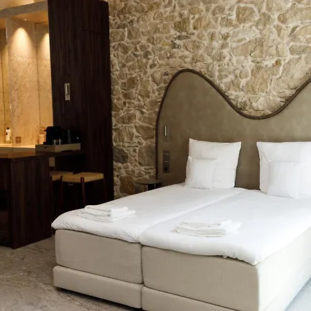 Notre Dame - Self Check-in 3*