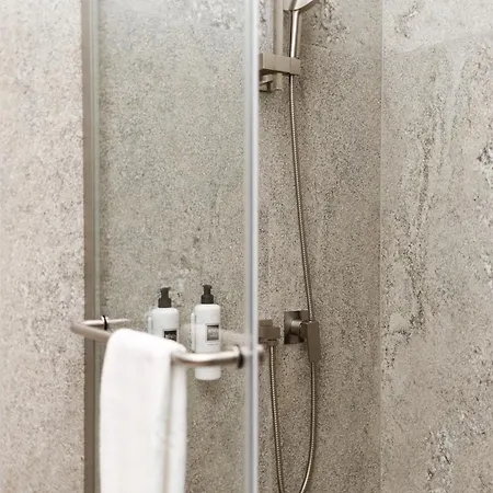 Notre Dame - Self Check-in Отель