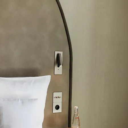 Notre Dame - Self Check-in Ницца