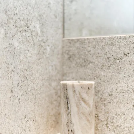 Notre Dame - Self Check-in 3*